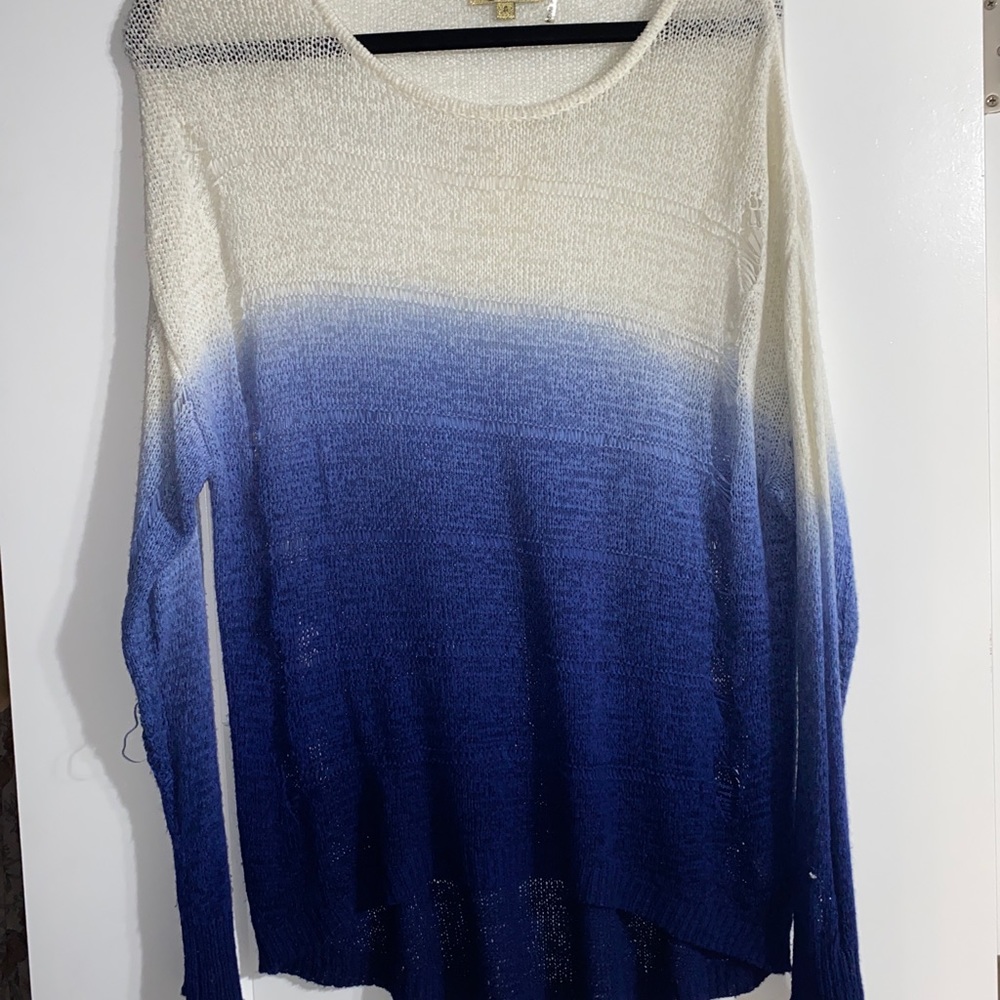 Blue and white hombre sweater !! Very cozy